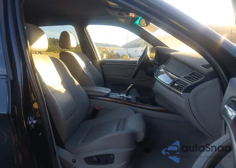 2007 BMW X5 4.8I z USA, uszkodzony, nr VIN 5UXFE83567LZ43597